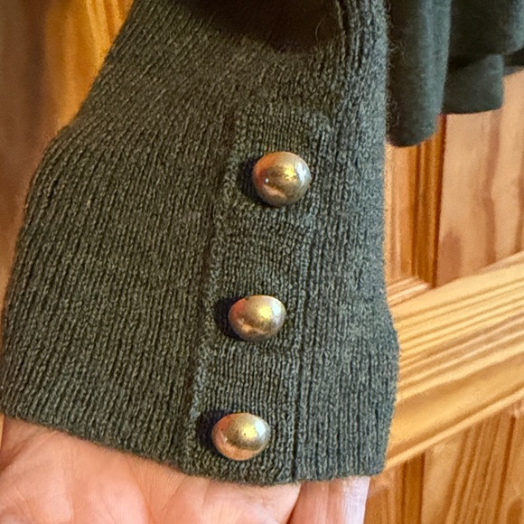 Chic Dark Green Merino Wool Cardigan with Button Accents - Picture 5 of 10
